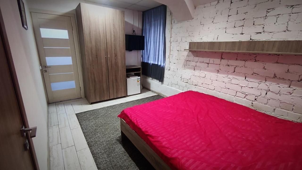 Міні Готель "Бункер" На Солом'Янському Kiev Bagian luar foto